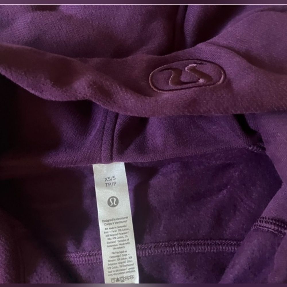 Lululemon Women's Oversized Crop Dramatic Magenta Full Zip Hoodie - Picture 4 of 6